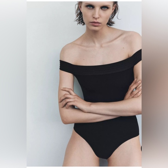 Zara Tops - Zara stretch bodysuit